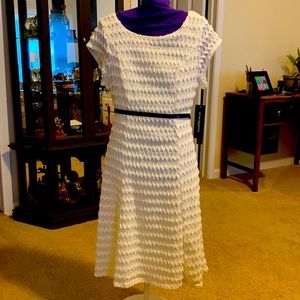 White Sharagano Dress Size 6 with Lining NWT
